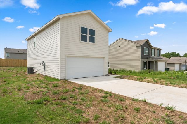 303 Victory Drive, Mabank, TX 75147