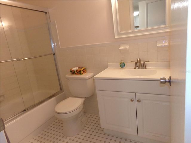2042 AUSTRALIA WAY W 18, Clearwater, FL 33763