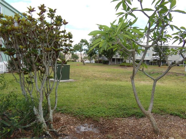 2042 AUSTRALIA WAY W 18, Clearwater, FL 33763