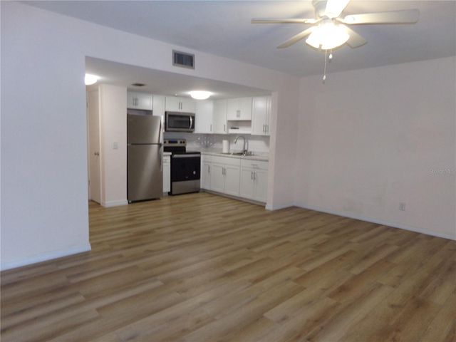 2042 AUSTRALIA WAY W 18, Clearwater, FL 33763