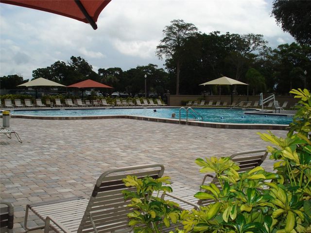 2042 AUSTRALIA WAY W 18, Clearwater, FL 33763