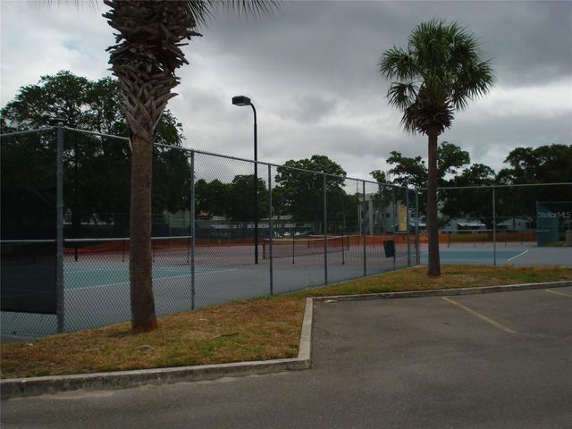 2042 AUSTRALIA WAY W 18, Clearwater, FL 33763