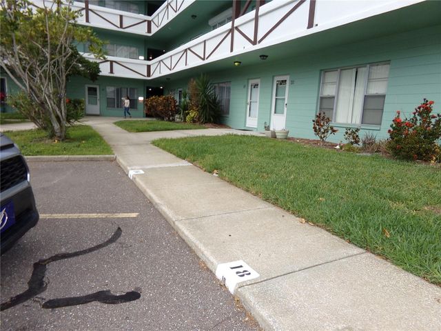 2042 AUSTRALIA WAY W 18, Clearwater, FL 33763