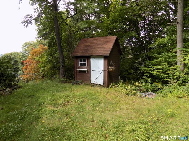 28 Forest Hills Drive, Farmington, CT 06032