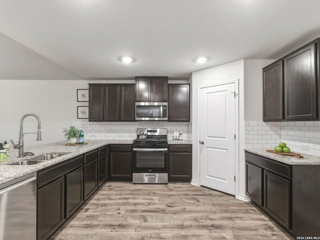 9915 Kalm Brome, San Antonio, TX 78254