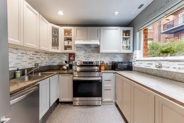 5400 S Hyde Park Boulevard 2C, Chicago, IL 60615