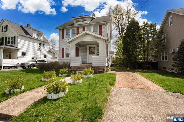 582 Center Avenue, River Edge, NJ 07661