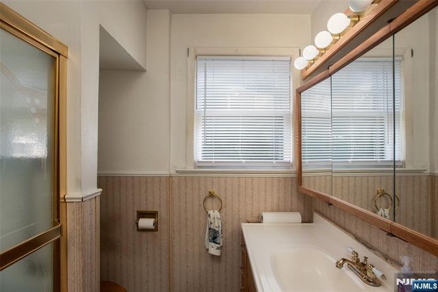 582 Center Avenue, River Edge, NJ 07661