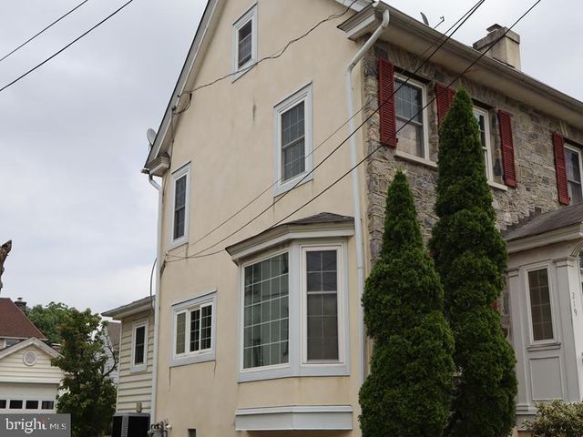 219 WAYNE AVE, Lansdowne, PA 19050