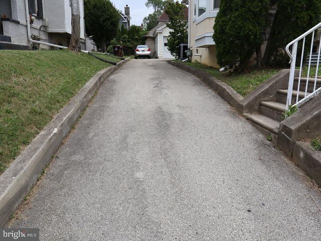 219 WAYNE AVE, Lansdowne, PA 19050