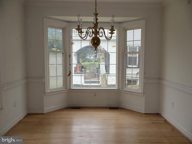 219 WAYNE AVE, Lansdowne, PA 19050
