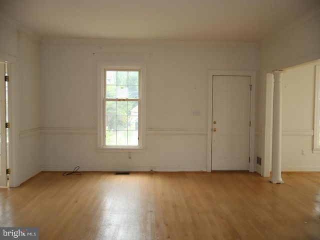 219 WAYNE AVE, Lansdowne, PA 19050