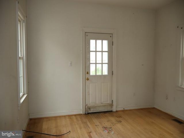 219 WAYNE AVE, Lansdowne, PA 19050