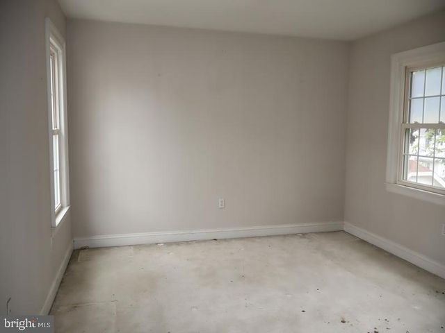 219 WAYNE AVE, Lansdowne, PA 19050