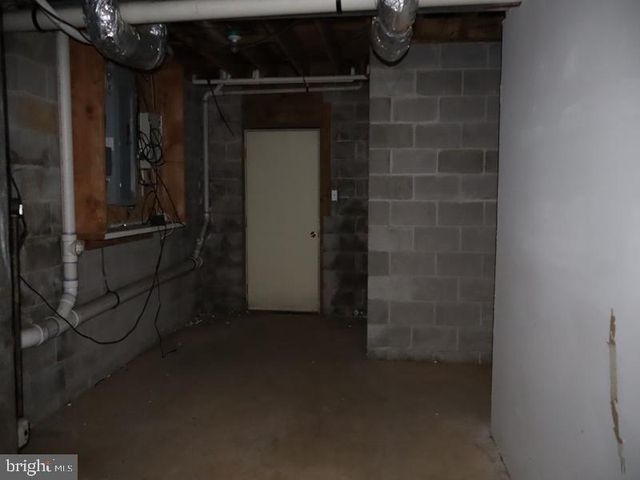 219 WAYNE AVE, Lansdowne, PA 19050