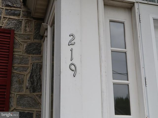 219 WAYNE AVE, Lansdowne, PA 19050