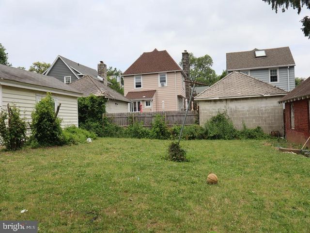 219 WAYNE AVE, Lansdowne, PA 19050