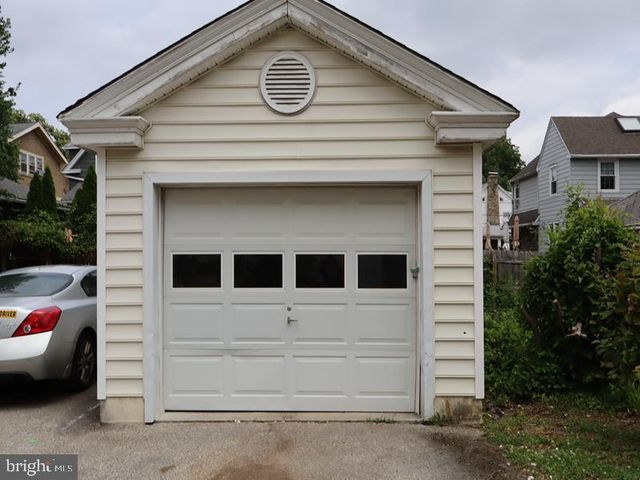 219 WAYNE AVE, Lansdowne, PA 19050