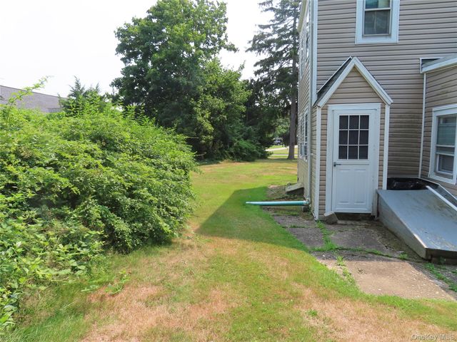 26 Rollstone Avenue, West Sayville, NY 11796