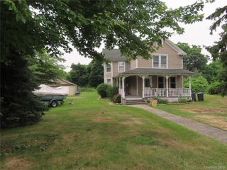 26 Rollstone Avenue, West Sayville, NY 11796