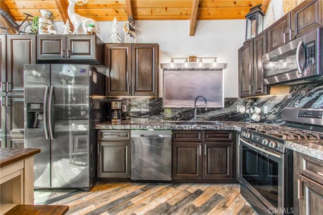 27491 Oakwood Drive, Lake Arrowhead, CA 92352