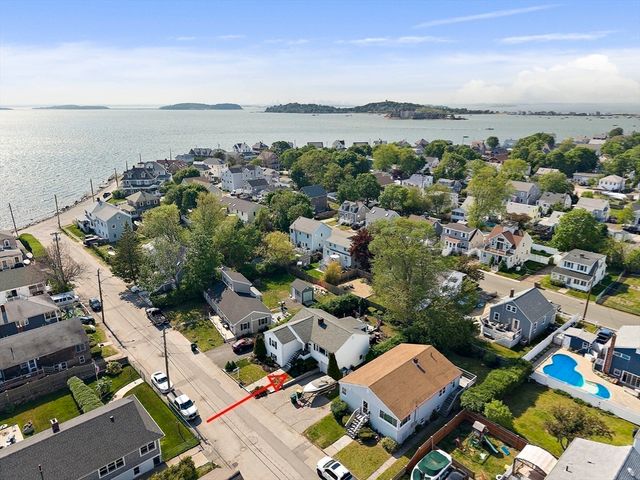 15 D St, Hull, MA 02045