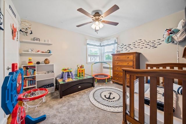 15 D St, Hull, MA 02045