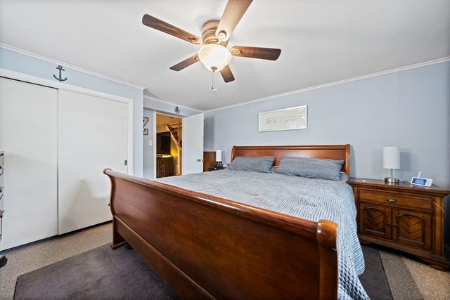 15 D St, Hull, MA 02045
