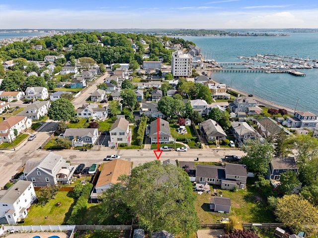 15 D St, Hull, MA 02045