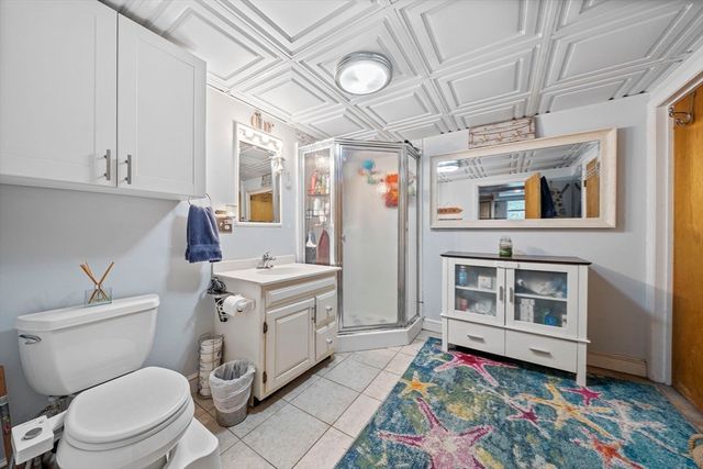 15 D St, Hull, MA 02045