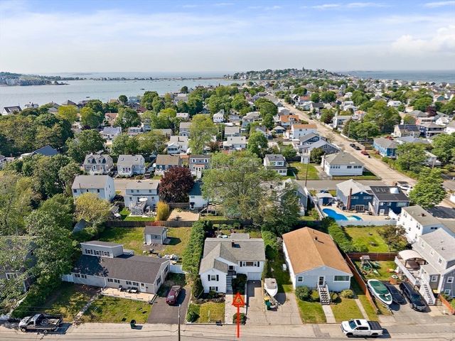 15 D St, Hull, MA 02045