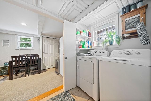 15 D St, Hull, MA 02045