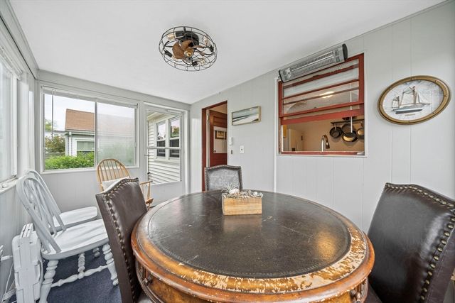 15 D St, Hull, MA 02045