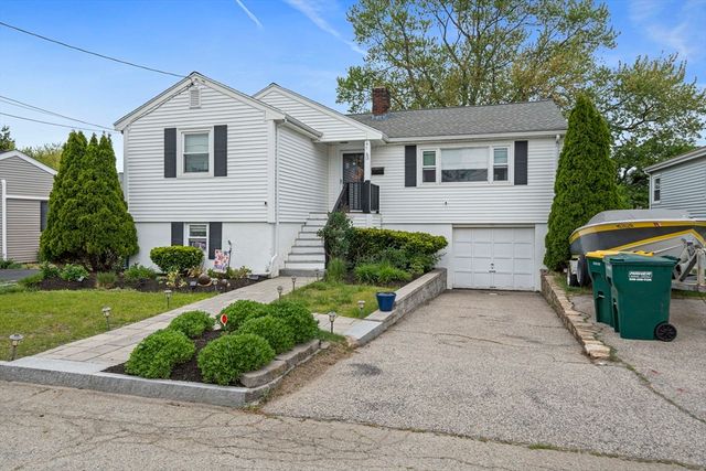 15 D St, Hull, MA 02045