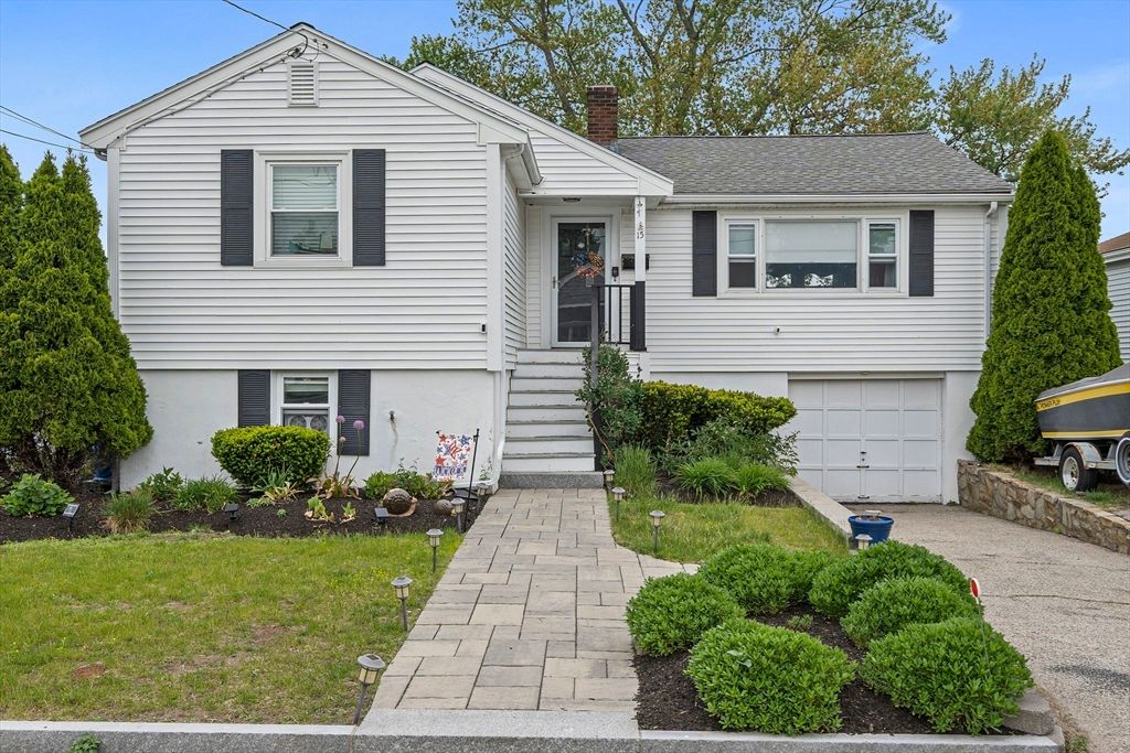15 D St, Hull, MA 02045