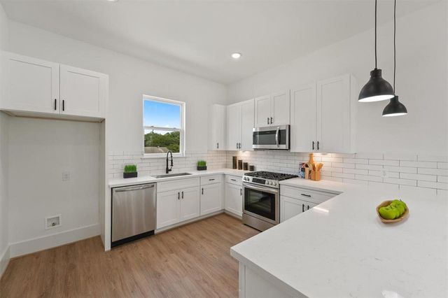 1207 Cavalcade Street C, Houston, TX 77009