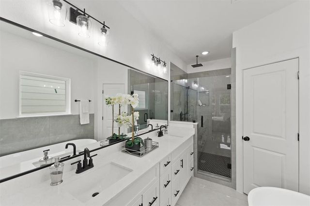 1207 Cavalcade Street C, Houston, TX 77009