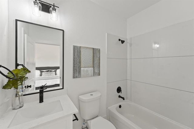 1207 Cavalcade Street C, Houston, TX 77009