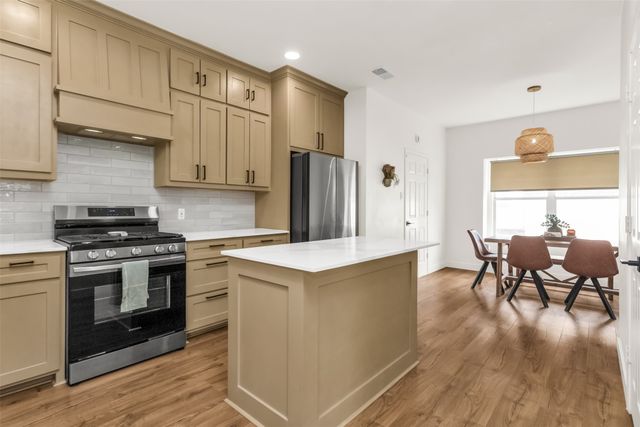 8618 Coventry Drive, Rowlett, TX 75089