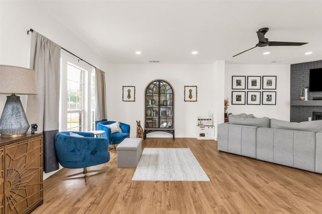 8618 Coventry Drive, Rowlett, TX 75089