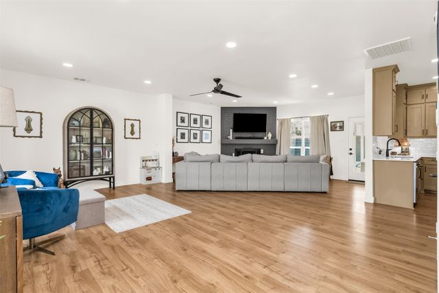 8618 Coventry Drive, Rowlett, TX 75089
