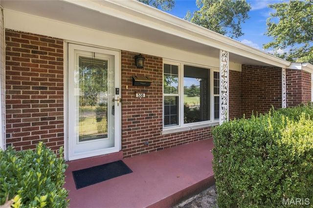 530 Mid Meadows Lane, Kirkwood, MO 63122