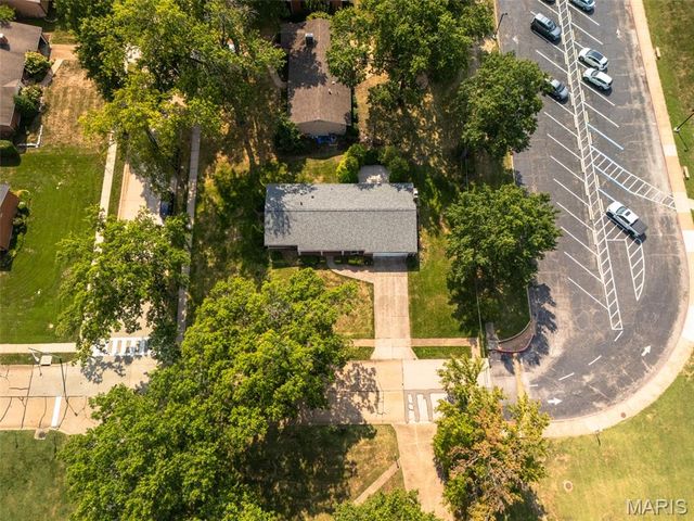530 Mid Meadows Lane, Kirkwood, MO 63122