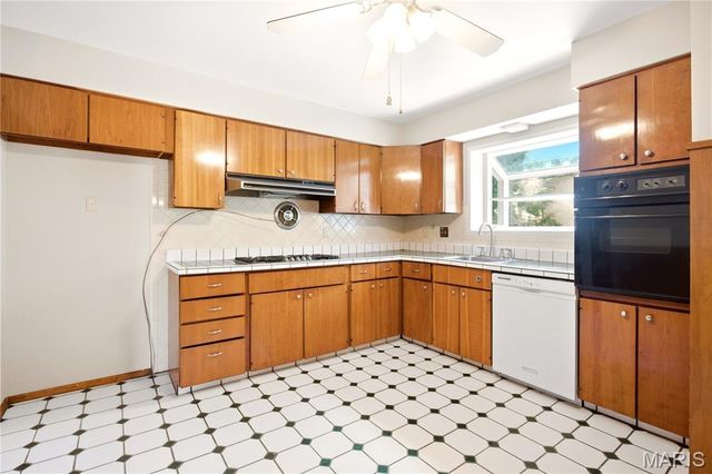 530 Mid Meadows Lane, Kirkwood, MO 63122