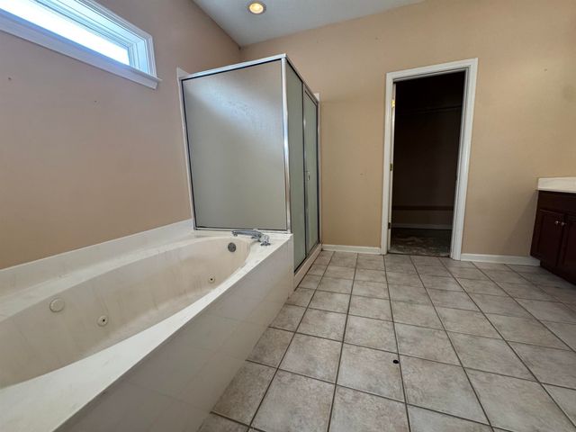 4860 RIVERCREST LN, Bartlett, TN 38135