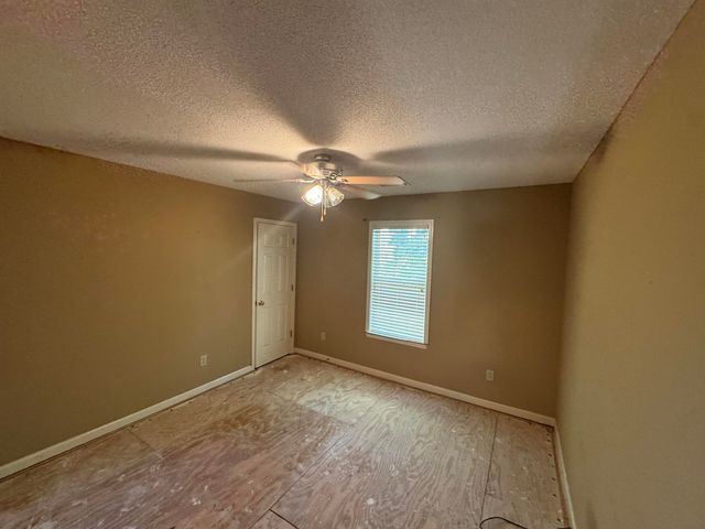 4860 RIVERCREST LN, Bartlett, TN 38135