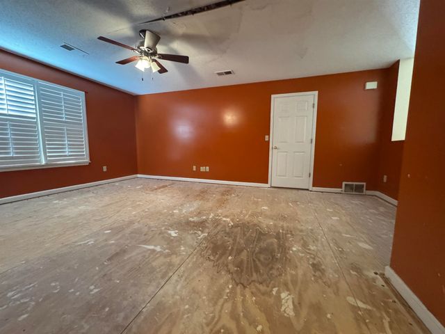 4860 RIVERCREST LN, Bartlett, TN 38135