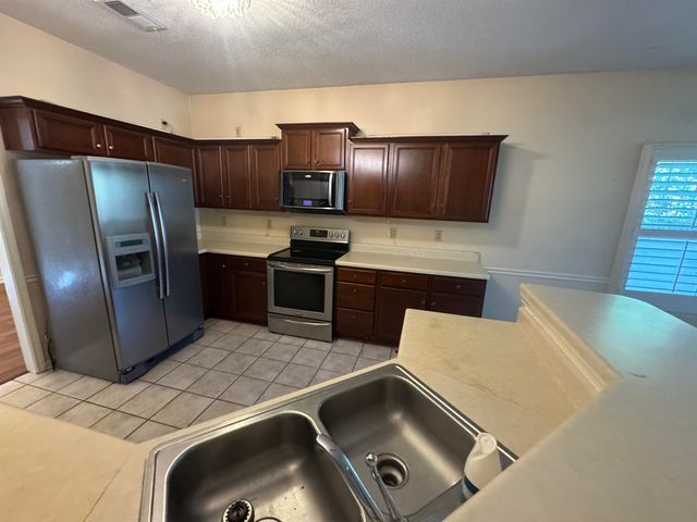 4860 RIVERCREST LN, Bartlett, TN 38135