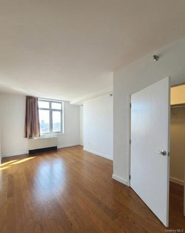 40-28 College Point Boulevard 1203, Flushing, NY 11354