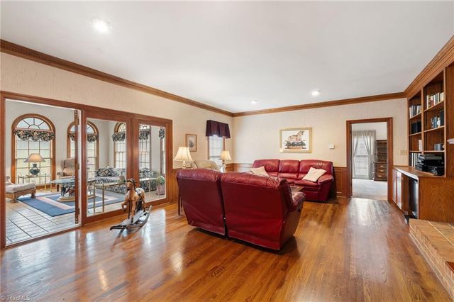 924 Ashley Glen Drive, Winston-salem, NC 27104